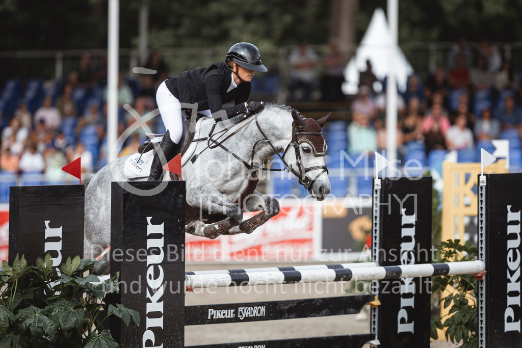 240906_BuCha_Pony-L-6j-217 | Deine schönsten Turniermomente als professionelle Fotos! Entdecke hochwertige Pferdesport-Fotografie im Online-Shop. Jetzt Fotos finden & bestellen!