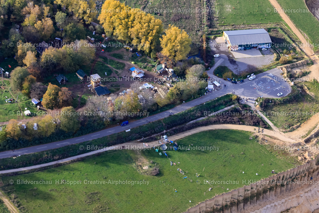 Luftbild Erkelenz _ Jülich _ Hambacher Forst_ Lützerath ist ein Weiler der Stadt Erkelenz Braukohle_ Tagebau_Garzweiler-8631 | Luftbildfotografie Hermann Klöpper - Realisiert mit Pictrs.com