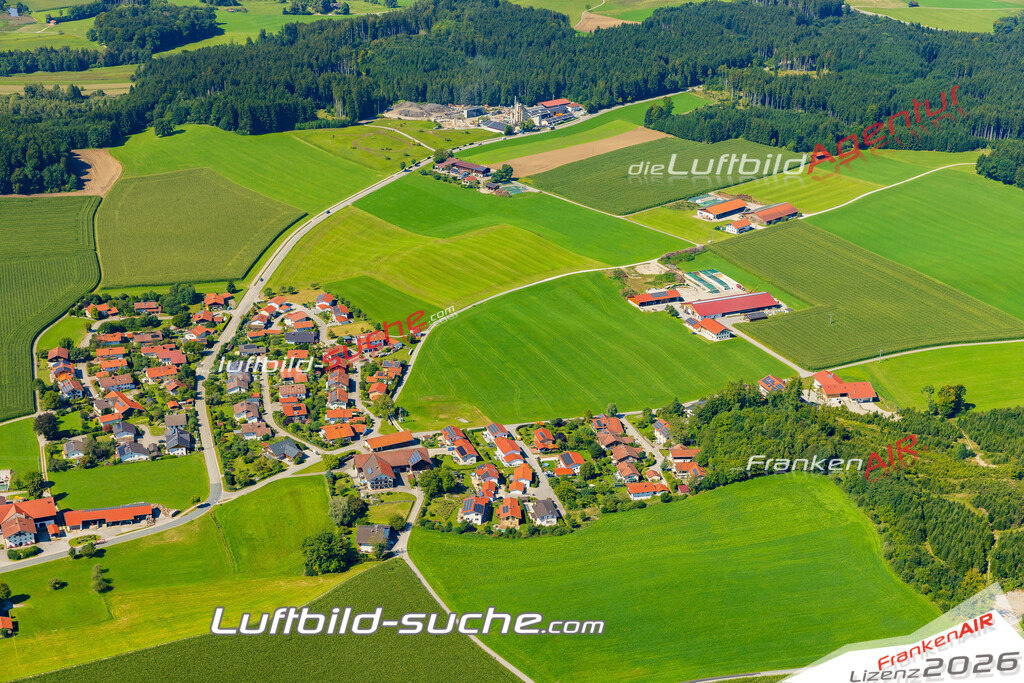 Luftaufnahme von  Nußdorf - Die Luftaufnahme wurde 2025 vom UL-Flugzeug heraus erstellt ( keine Drohne ) - Hochauflösende Luftaufnahme - für professionelle Ausdrucke geeignet. Die Geschenkidee !Mit Lizenz und Bildrechte bestellbar