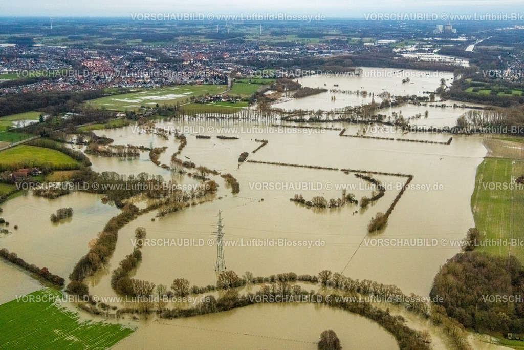 Bergkamen231204791Lippe | Luftbild vom Hochwasser der Lippe, Weihnachtshochwasser 2023, Fluss Lippe tritt nach starken Regenfällen über die Ufer, Überschwemmungsgebiet NSG Lippeaue von Werne bis Heil, Stadtgrenze Werne und Bergkamen, Heil, Bergkamen, Ruhrgebiet, Nordrhein-Westfalen, Deutschland