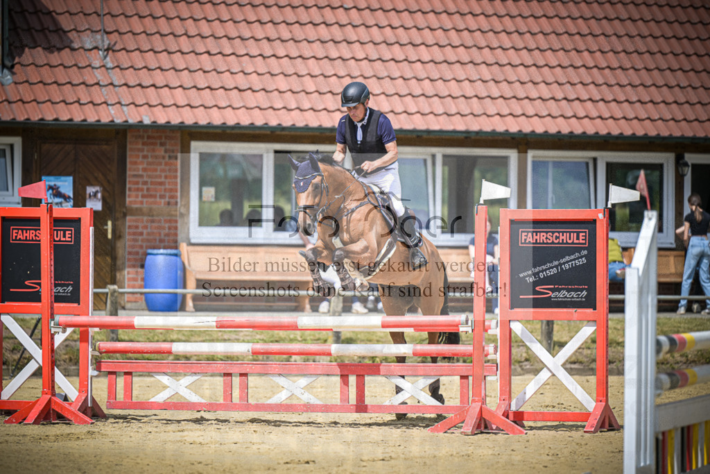 DOS_0440 | Entdecke hochwertige Reitturnierfotos von Foto Oger. Professionell, emotional und authentisch – jetzt Lieblingsmomente im Shop bestellen.Deutschlandweite Turnierfotografie. - Realisiert mit Pictrs.com