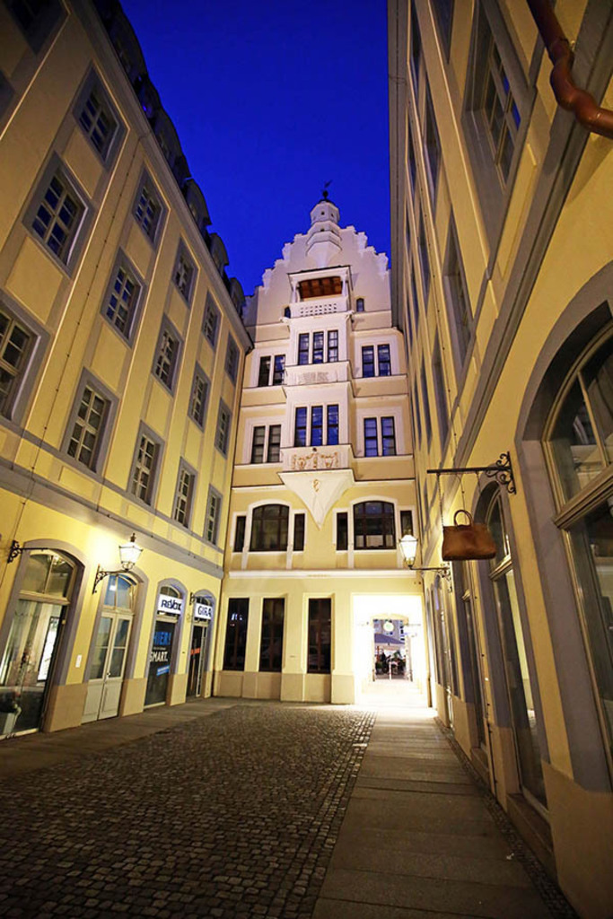 Foto: Leipzig - Barthels Hof | Das Team hinter BILDLEXIKON LEIPZIG bündelt historische wie aktuelle Informationen über die Stadt Leipzig in Text und Bild auf einer Plattform und stellt diese der interessierten Öffentlichkeit zur Verfügung.