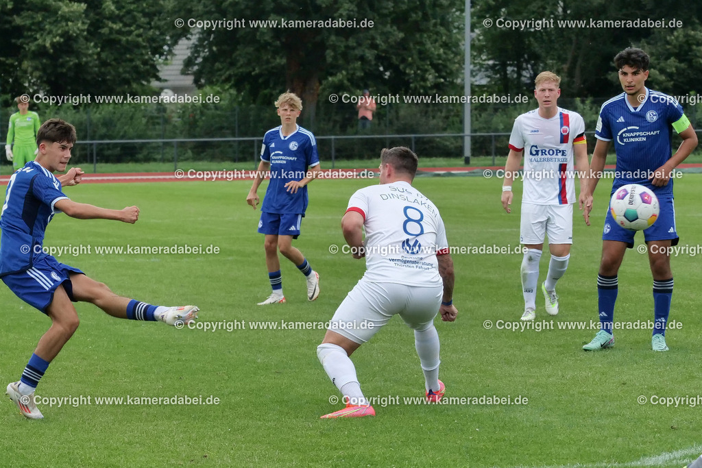 Fußball : Testspiel : SuS 09 Dinslaken - Schalke 04 U 19 am 25.07.2024 | Foto : Jochen Emde / www.kameradabei.de - Realisiert mit Pictrs.com
