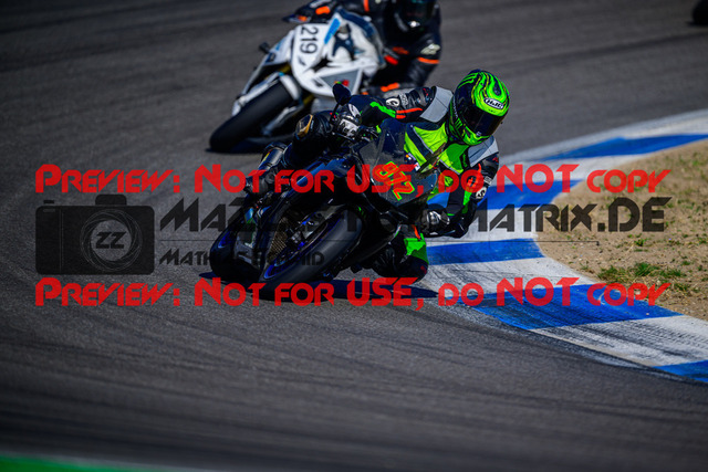 MaZZes_Fotomatrix_20250407_6007705_8134 | ROT