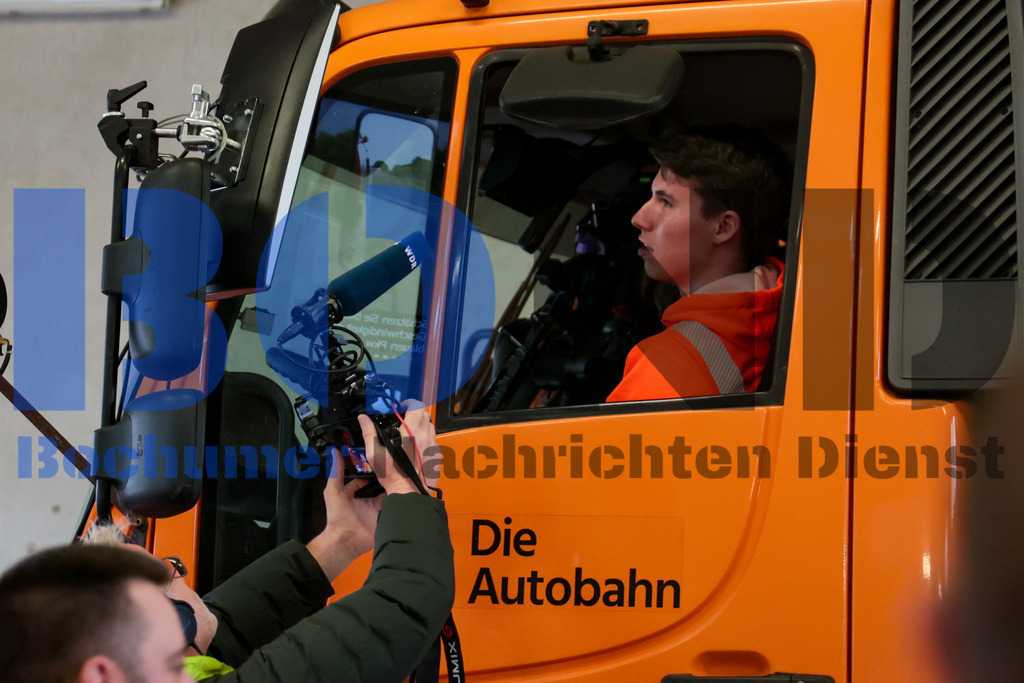 Sicherheitsparcours bei der Autobahn GmbH des Bundes {date} -  | {headline}



(Foto: Sebastian Sendlak / BOND)

 - Realisiert mit Pictrs.com