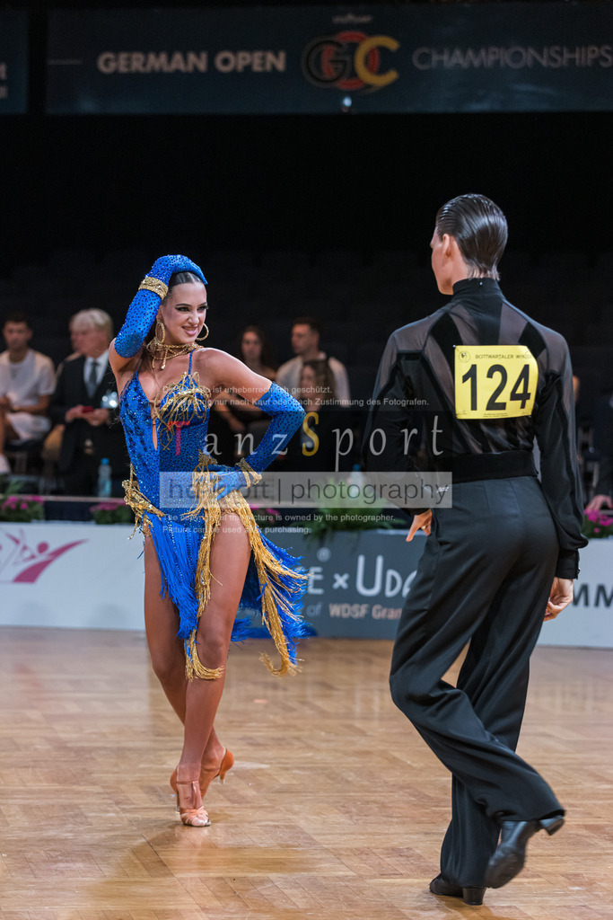 20250820_WDSF-Open-Latin-Rising Stars_1723 | Tanzsportbilder, Standardtanz, Lateintanz, WDSF, DTV, LTVB, dancecomp, goc, hessen tanzt, blaues band der spree, walzer, tango, wiener walzer, slowfox, quickstepp, samba, rumba, cha-cha-cha, paso doble. jive, hd-kroft photography, turniertanzsport