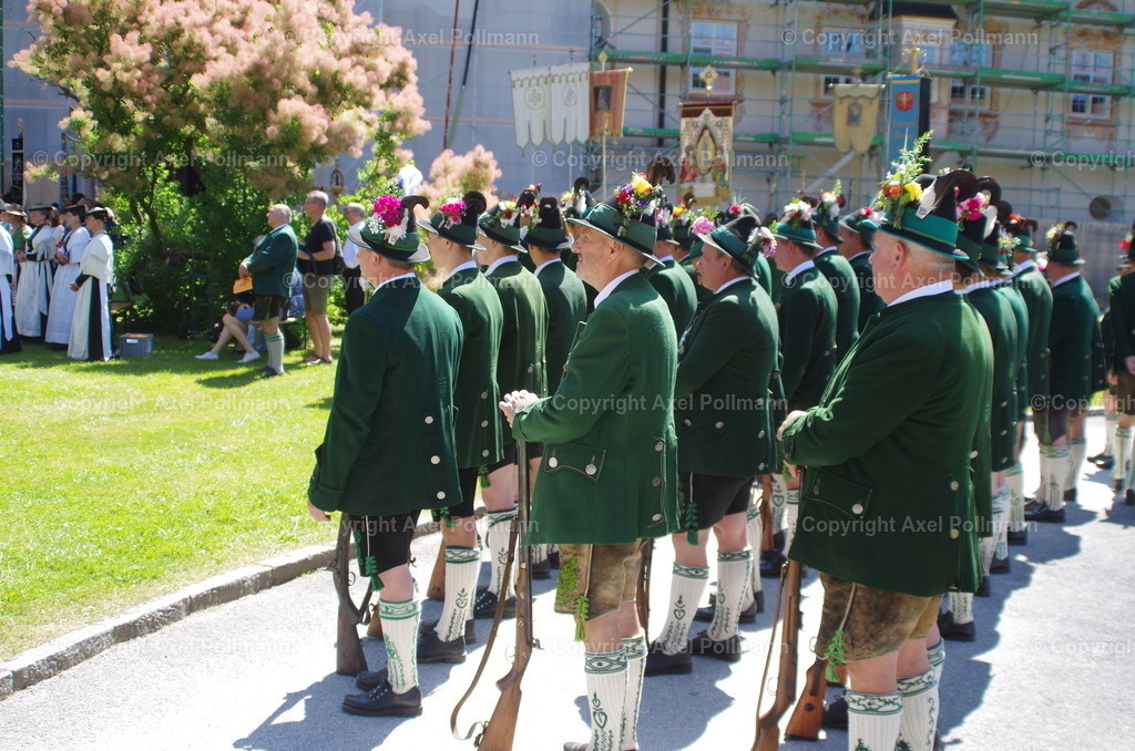 IMGP6714 | fotografiert von Axel PollmannLeonhardi Wallfahrt Benediktbeuern und Murnau, Fronleichnam, Fasching, Landschaft im Loisachtal und Benediktbeuern  - Realisiert mit Pictrs.com