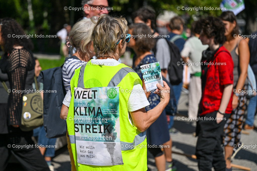 Demonstration Fridays for Future_ 15.09.2023-3 | 15.09.2023, Linz, AUT, Demonstration Fridays for Future, im Bild Teilnehmer an der Demonstration