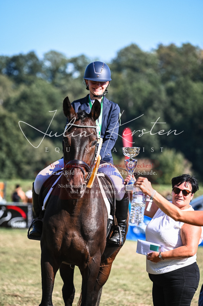 DSC_7134 | Pferde- und Turnierfotografie in Westsachsen. Pferdeportraits, Auftragszeichnungen und intuitive Kunst.