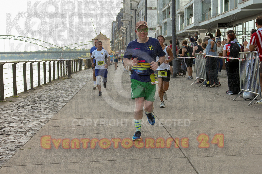 250920_1449_EX1_7761 | Sportfotografie im Rhein-Sieg Kreis, Köln, Bonn, NRW, Rheinland Pfalz, Hessen, etc. Unser Tätigkeitsfeld umfasst den Laufsport vom Volkslauf über den Marathon, Duathlon, Triathon bis zum Ultralauf wie Kölnpfad Ultra oder Schindertrail.