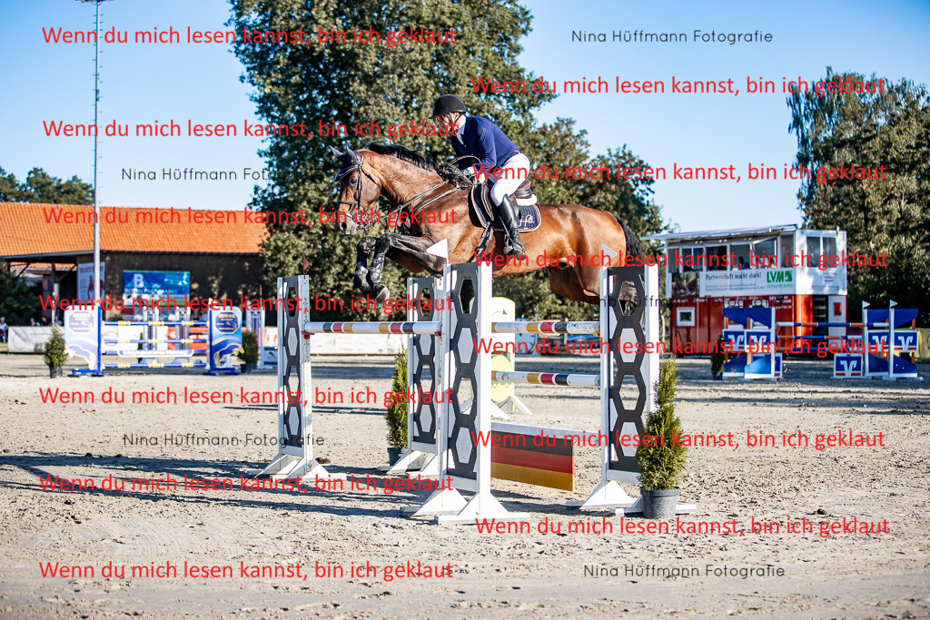 BK1A8361 | Turnierbilder Turnierfotos Nina Hüffmann Turnierfotografie Pferdefotografie Tierzeichnung Haustierzeichnung Pferdezeichnung Hundezeichnung Videograf  - Realisiert mit Pictrs.com