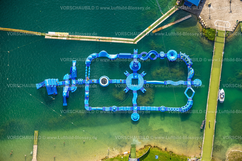 Beckum230805393 | Luftbild, Tuttenbrocksee mit AquaPark, Rutschen und Kletteranlage im See, Beckum, Münsterland, Nordrhein-Westfalen, Deutschland