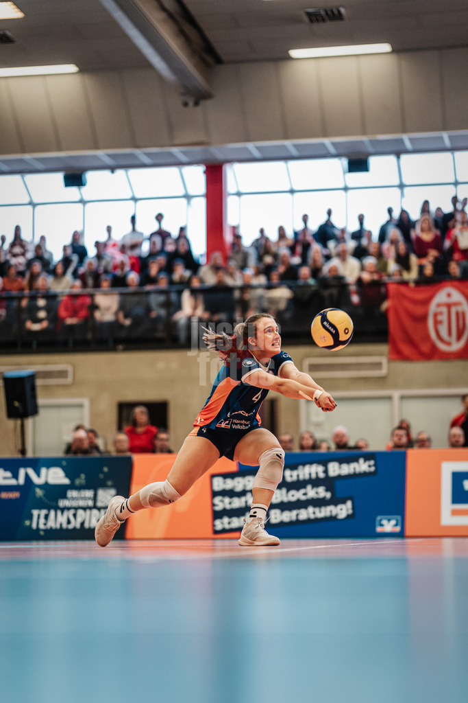 Volleyball | Frauen | Saison 2025/2026 | Volleyball Bundesliga | ETV Hamburger Volksbank Volleys vs. Schwarz-Weiß Erfurt | 15.02.2026 | Sarah Stiriz (#4, ETV Hamburger Volksbank Volleys)