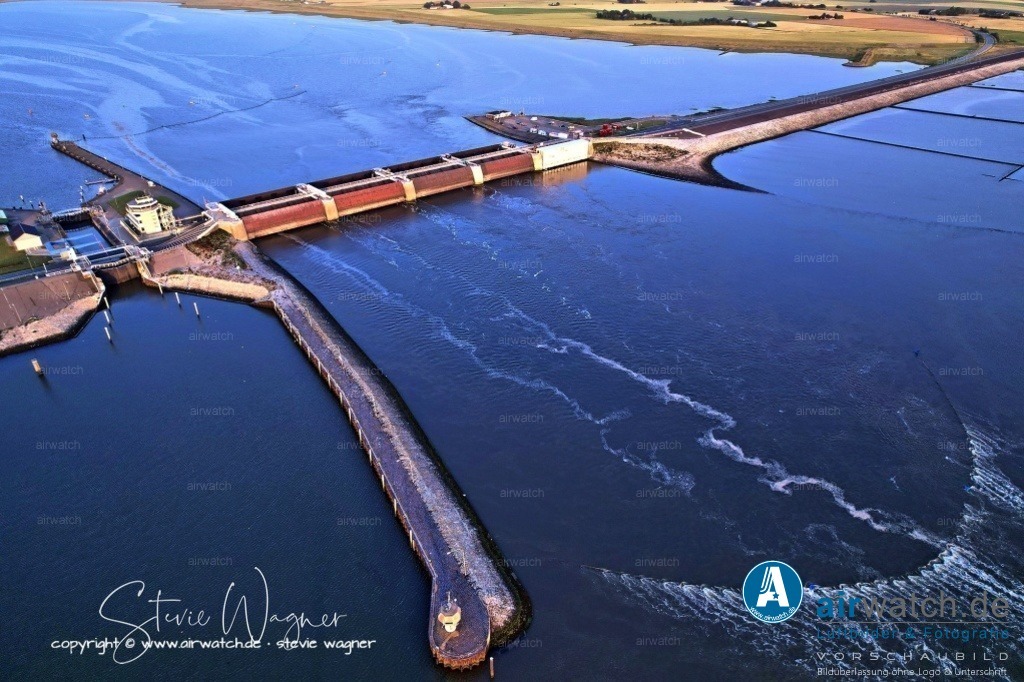 Eider-Sperrwerk - Nordfriesland  | Entdecken Sie atemberaubende Luftbilder und Fotografien auf airwatch.de - Tauchen Sie ein in eine Welt voller faszinierender Aufnahmen aus der Vogelperspektive.