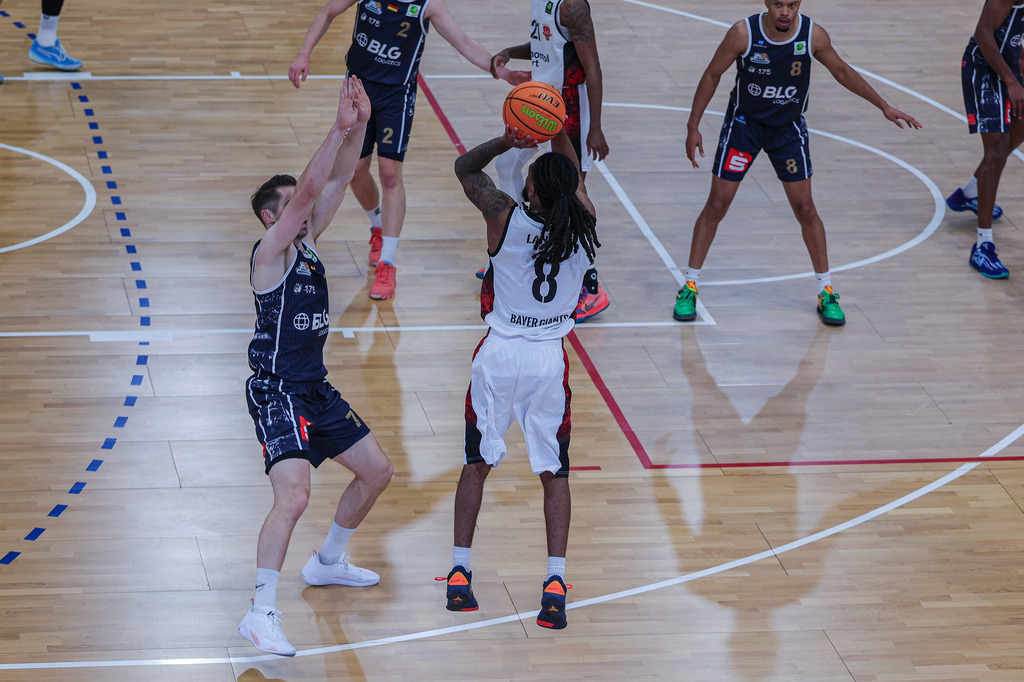 Pro A BAYER GIANTS vs Eisbären Bremerhaven-87 | Fotos von Basketballspielen aus dem Raum NRW fotografiert von Gero Mueller-Laschet und Daniel Schaefer - Realisiert mit Pictrs.com