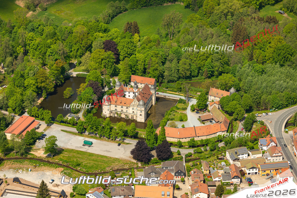 Das Luftbild der Stadt Mitwitz wurde 2022 vom Flugzeug heraus erstellt (keine Drohnen-Aufnahmen) Aufnahmehöhe ca.450 Meter- hohe Bildauflösung und Druck-Qualität. Garantiert!