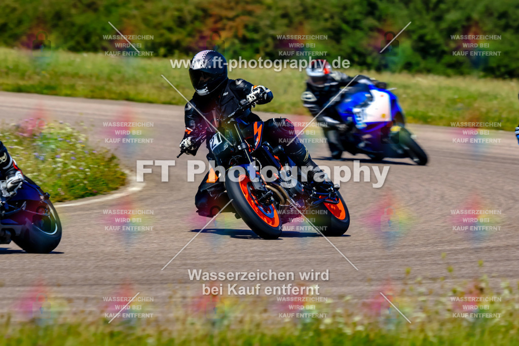 021-3377 | Hier findet Ihr Bilder von Touristenfahrten auf der Nürburgring Nordschleife oder von anderen Veranstaltungen die ich besucht habe. Viel Spass beim Durch Schauen 