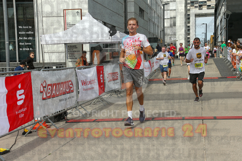 250920_1326_EX1_4586 | Sportfotografie im Rhein-Sieg Kreis, Köln, Bonn, NRW, Rheinland Pfalz, Hessen, etc. Unser Tätigkeitsfeld umfasst den Laufsport vom Volkslauf über den Marathon, Duathlon, Triathon bis zum Ultralauf wie Kölnpfad Ultra oder Schindertrail.