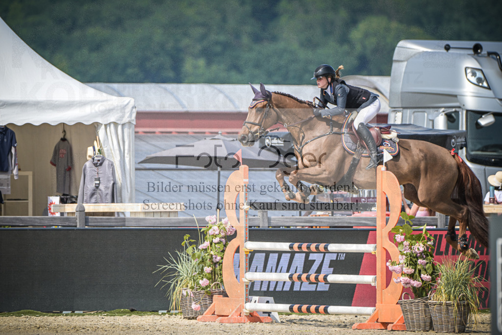 DOS_7028 | Entdecke hochwertige Reitturnierfotos von Foto Oger. Professionell, emotional und authentisch – jetzt Lieblingsmomente im Shop bestellen.Deutschlandweite Turnierfotografie. - Realisiert mit Pictrs.com