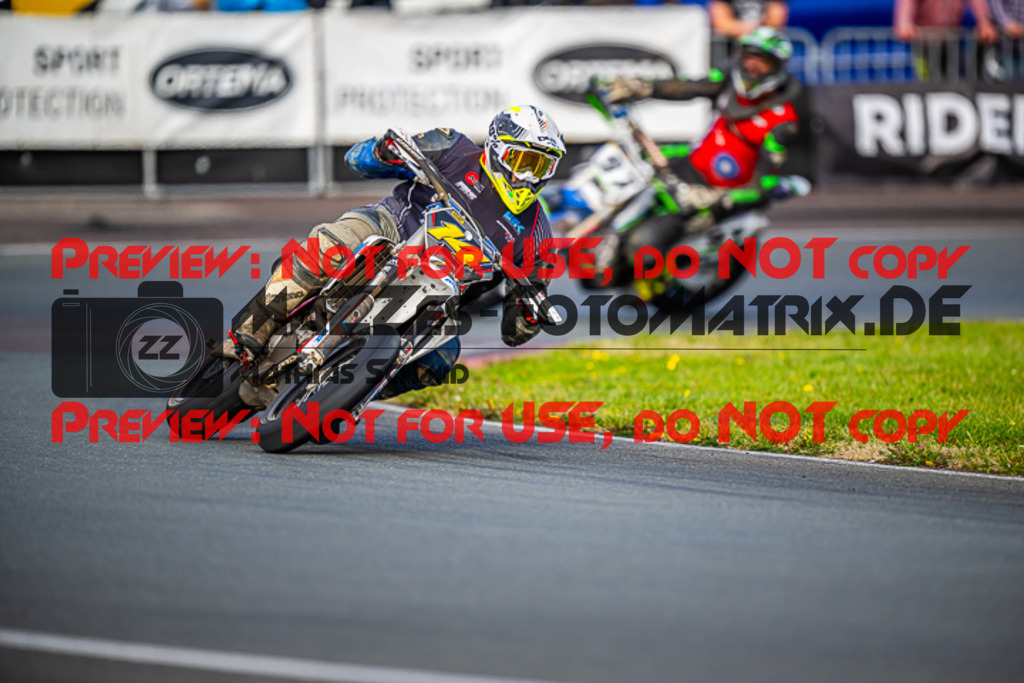 MaZZes_FotoMatrix_231001_5590 | UE40