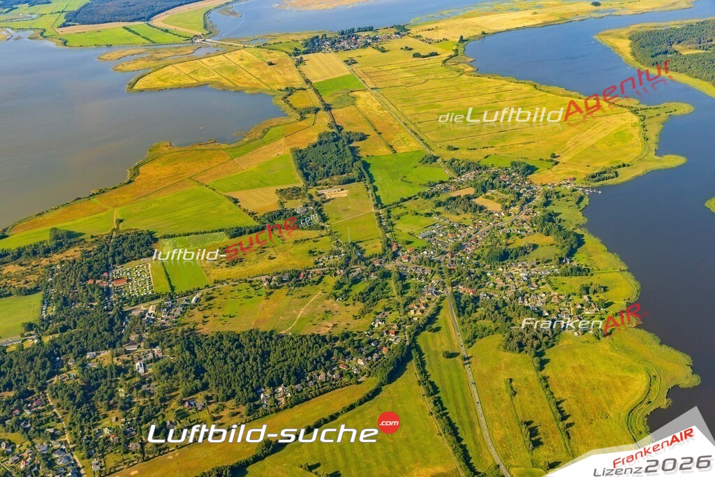 Stadt Pruchten von Oben- Die Luftaufnahme wurde 2025 vom UL-Flugzeug heraus erstellt ( keine Drohnenaufnahme ) - Hochauflösende Luftaufnahme - für Wandbilder und großformatige Ausdrucke geeignet. Das besondere Geschenk!Hier alle&nbsp;Infos zur Lizenzierung der LuftaufnahmeWir fliegen auch dieses Jahr wieder in Ihre Region um Luftbilder zu erstellen.- Luftbild anfragen