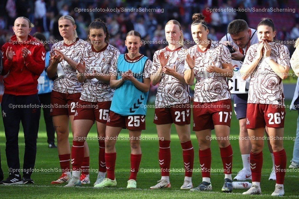 xSSC09032501025 | 09.03.2025, xsscx, Frauen Fußball, 1. FC Köln - FC Bayern München, 1. Fußball Bundesliga, 16. Spieltag, RheinEnergie-STADION, Saison 2024 2025: Die Mannschaft des 1. FC Köln nach dem Spiel DFB regulations prohibit any use of photographs as image sequences and or quasi-video. Nordrhein-Westfalen Deutschland