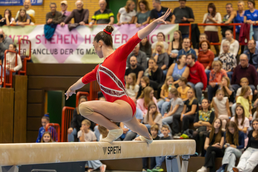 Deutsche Turnliga DTL (Bundesliga) der Frauen, 3. Wettkampftag 2025 in Ketsch***Seda Serbieva (Dresdner SC) am Schwebebalken | Deutsche Turnliga DTL (Bundesliga) der Frauen, 3. Wettkampftag 2025 in Ketsch***Seda Serbieva (Dresdner SC) am Schwebebalken - Realisiert mit Pictrs.com