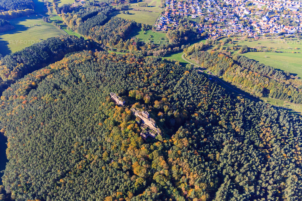Luftbild: Burgruine Drachenfels in Busenberg im Bundesland Rheinland-Pfalz in Deutschland. Foto: IMG_103929.jpg vom 14.10.2017 durch Werner Riehm/FLY-FOTO.deWWW.WANDERPARADIES-WASGAU.DE