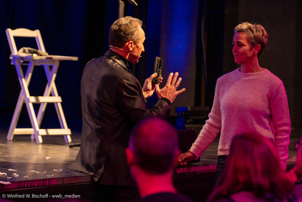 wwb-2412-0410 | <Fotografie> <Video> <Film> <Winfried Bischoff> - Realisiert mit Pictrs.com