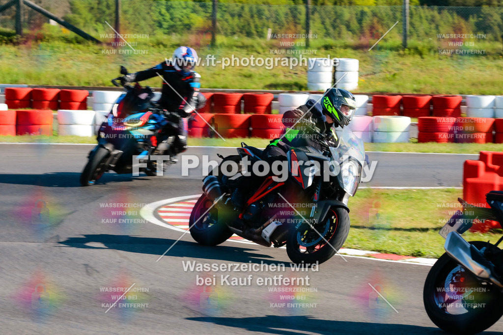 Moto-TeamOBK-21061 | Hier findet Ihr Bilder von Touristenfahrten auf der Nürburgring Nordschleife oder von anderen Veranstaltungen die ich besucht habe. Viel Spass beim Durch Schauen 