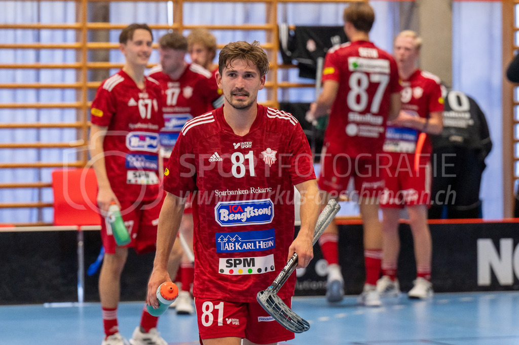 Strängnäs IBK vs Höllvikens IBF - 30. September 2023 | Strängnäs IBK vs Höllvikens IBF
Thomas Arena, Strängnäs
Best Player Tim Aeschmann (#81 Strängnäs IBK).
Bild: Sportfotografie Markus Aeschimann | www.markus-aeschimann.ch - Realisiert mit Pictrs.com