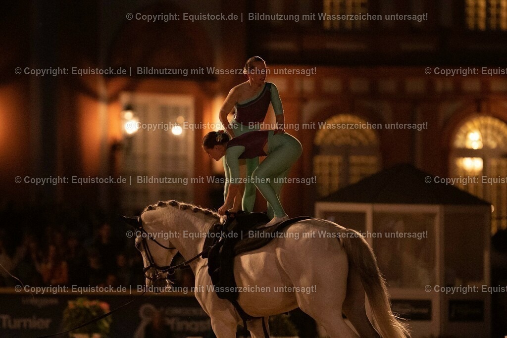20230527_Voltigieren_NASPA_Flutlicht_0902 | equistock