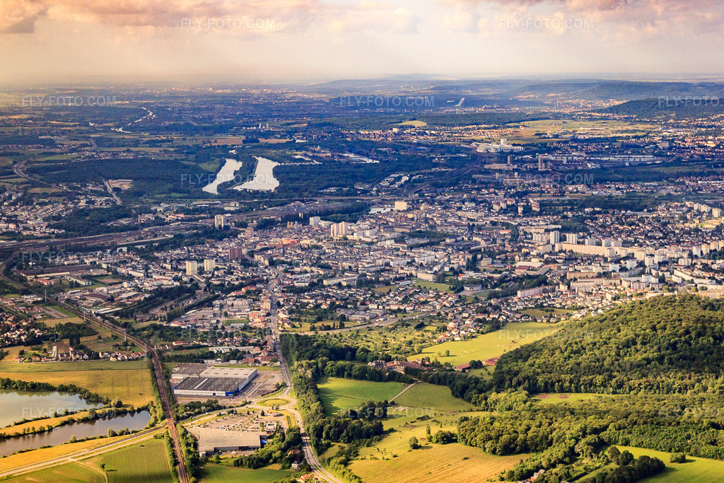 Aerial view: City view from the north in the district Malgrange in Thionville in the state Moselle, France. – Photo: IMG_50574.jpg taken on 06/23/2012 by Werner Riehm/FLY-FOTO.com – Resolution of the original: 4675 x 3117 px