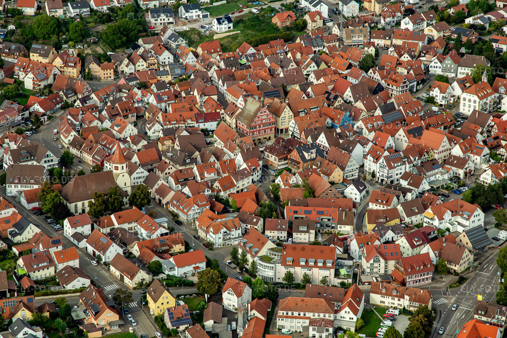 Luftbild: historische Altstadt in Großbottwar im Bundesland Baden-Württemberg in Deutschland. Foto: IMG_138624.jpg vom 16.09.2023 durch Werner Riehm/FLY-FOTO.de