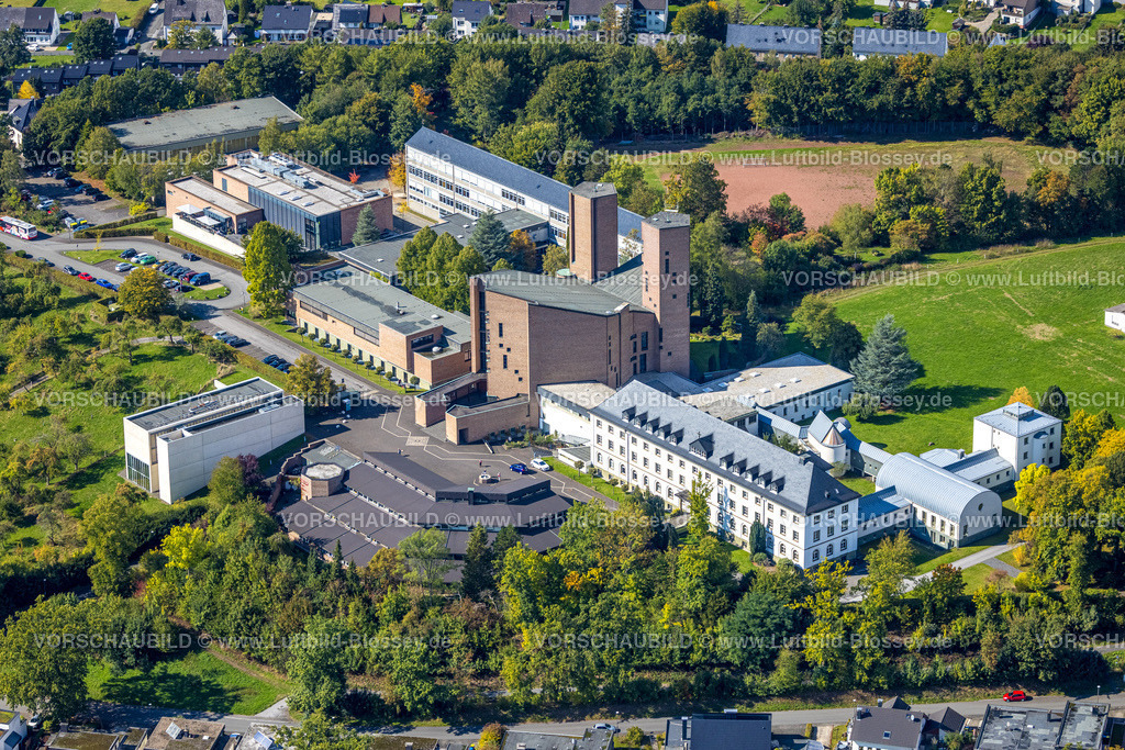 Meschede220901765 | Luftbild, Abtei Königsmünster, Gymnasium der Benediktiner, Meschede-Stadt, Meschede, Sauerland, Nordrhein-Westfalen, Deutschland