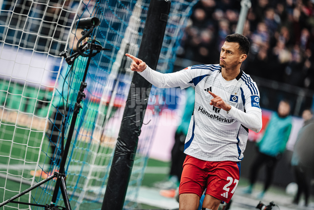 Fußball | Männer | Saison 2024/2025 | 2. Fußball-Bundesliga | 17. Spieltag | Hamburger SV vs. SpVgg Greuther Fürth | 21.12.2024 | Davie Selke (#27, HSV) trifft und juelt über sein Tor