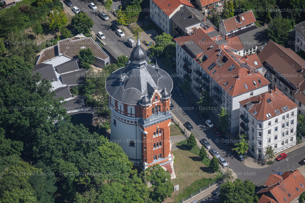 4036310 | BRAUNSCHWEIG 31.07.2020 Bauwerk des Industriedenkmales Wasserturm BS|ENERGY an der Hochstraße - Giersbergstraße in Braunschweig im Bundesland Niedersachsen, Deutschland. Weiterführende Informationen bei: BS|ENERGY Braunschweiger Versorgungs-AG &amp; Co.KG. // Building of industrial monument water tower BS|ENERGY in Brunswick in the state Lower Saxony, Germany. Further information at: BS|ENERGY Braunschweiger Versorgungs-AG &amp; Co.KG. Foto: Gerhard Launer