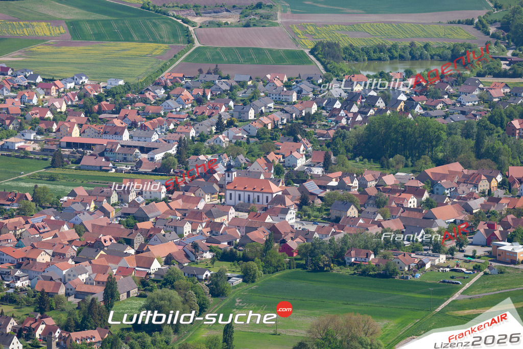 Das Luftbild der Stadt Knetzgau wurde 2018 vom Flugzeug heraus erstellt (keine Drohne) Aufnahmehöhe ca.400 Meter- hohe Auflösung für beste Druck-Qualität