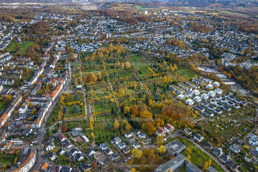 Hagen251101264 | Luftbild, Rembergfriedhof und Neubau Wohnsiedlung mit Seniorenresidenz Curanum Hagen, Mittelstadt, Hagen, Ruhrgebiet, Nordrhein-Westfalen, Deutschland
