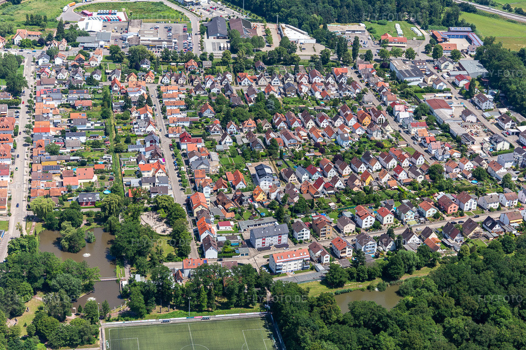 Luftbild: Siedlung in Kandel im Bundesland Rheinland-Pfalz in Deutschland. Foto: IMG_127269.jpg vom 26.06.2021 durch Werner Riehm/FLY-FOTO.de