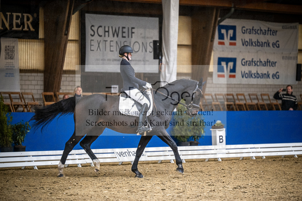 DOS_3207 | Entdecke hochwertige Reitturnierfotos von Foto Oger. Professionell, emotional und authentisch – jetzt Lieblingsmomente im Shop bestellen.Deutschlandweite Turnierfotografie. - Realisiert mit Pictrs.com