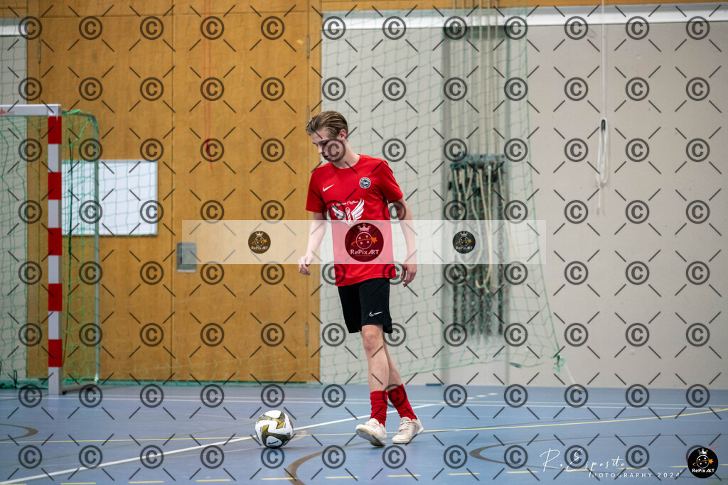 20241123_FCR-Hallenturnier-C_1_035 | Sport und Naturfotografie von Roberto Esposito zeigt echte Momente Bewegung und die Schönheit der Natur. Ausdrucksstarke Bilder schaffen Emotionen.