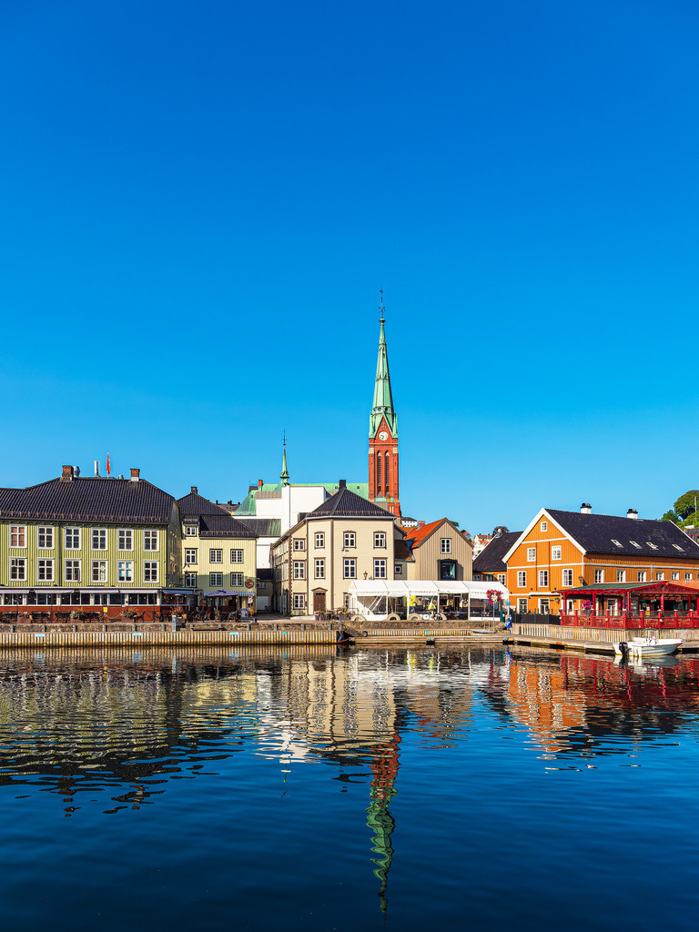 Blick auf die Stadt Arendal in Norwegen | Blick auf die Stadt Arendal in Norwegen.