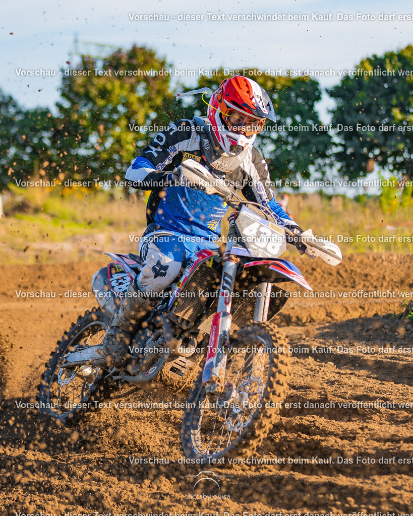 09_21_LM_Schenkenhorst-0506 | Sportfotografin aus Berlin-Brandenburg mit Fokus auf Motocross. Ich halte deine sportliche Leistung und echte Emotionen auf und neben der Strecke professionell fest. Entdecke die Fotos von deinem Rennen und bestelle sie direkt hier im Shop.