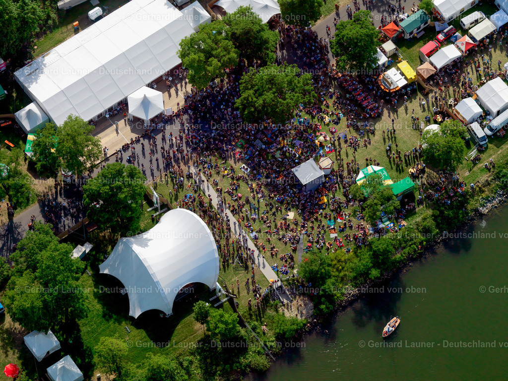 3651027 | Kulturelle Veranstaltung 2007 auf dem Mainufergelände zw. Friedensbrücke und Brücke der Deutschen Einheit