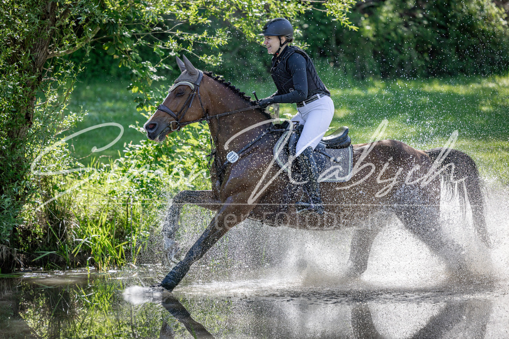 20260523-_3LI6861 | Tierfotografie Pferde, Hunde, Katzen, Haustiere.
Turnierfotografie Reitturniere, Reiten, Springreiten, Dressur in Hanau, dem Main-Kinzig-Kreis und dem Rhein-Main- Gebiet um Frankfurt