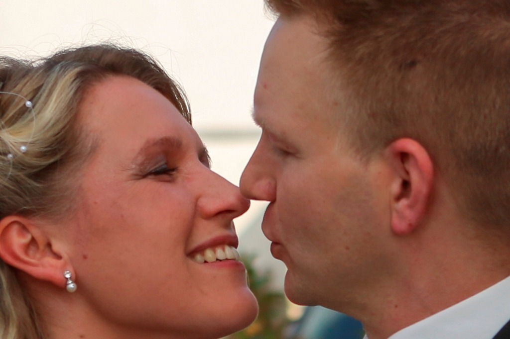 top-top.de Hochzeiten129 | Foto, Video, Fotografie, Videografie, Fotobox, DJ, Discjockey, Musik, Musikbox, Veranstaltung, Photobooth, Amazon, Ebay, Buchtipp, Bestseller, Autor, Verlag, Buch, Wesel, Hamminkeln, NRW, Dinslaken, Rees, Drohne, Hochzeit, Party, Fotobox, Wesel, Fotograf