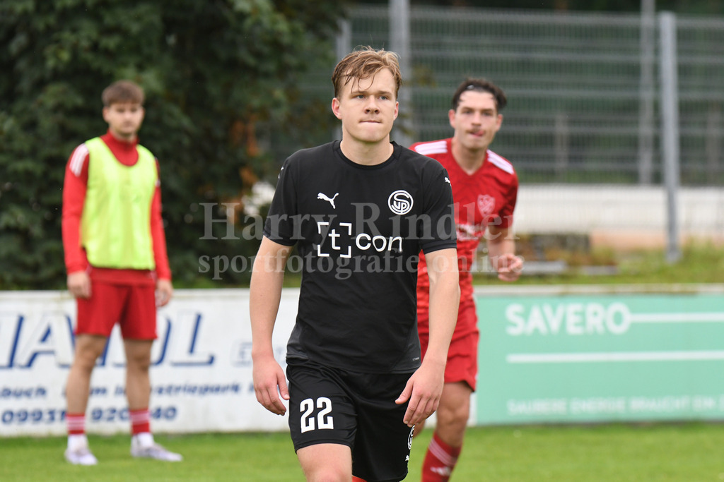 SpVgg Plattling : FC Ergolding | Sebastian Niedermayer (SpVgg Plattling) - Realisiert mit Pictrs.com