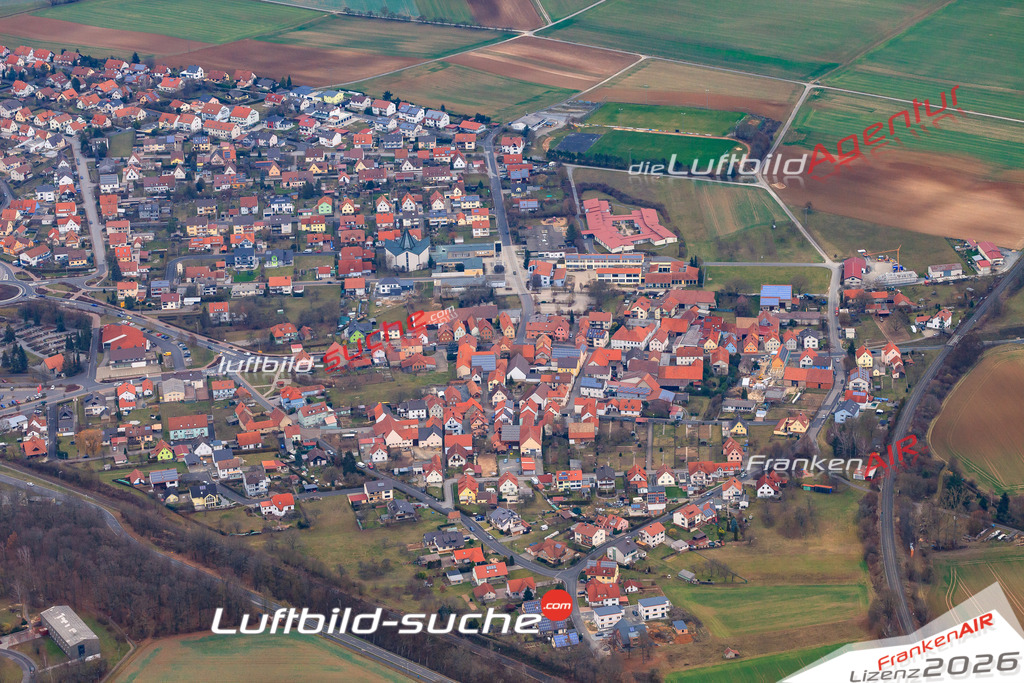 Das Luftbild der Stadt Oerlenbach wurde 2018 vom Flugzeug heraus erstellt (keine Drohne) Aufnahmehöhe ca.400 Meter- hohe Auflösung für beste Druck-Qualität
