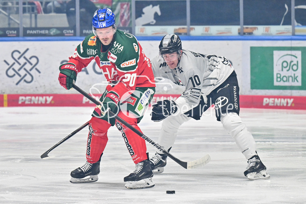 Augsburger Panther - Kölner Haie | im Duell Cody KUNYK (Augsburger Panther #20) und Justin SCHUETZ (Koelner Haie #10) / Zweikampf / DEL: Augsburger Panther - Koelner Haie, Curt Frenzel Stadion am 02.03.2025